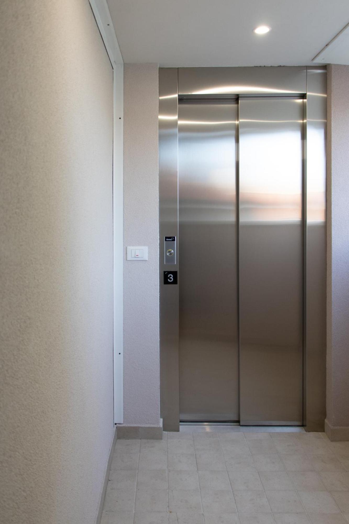 Suite Home Da Pietro, Centrale E Vicino Al Mare San Benedetto del Tronto Exterior foto